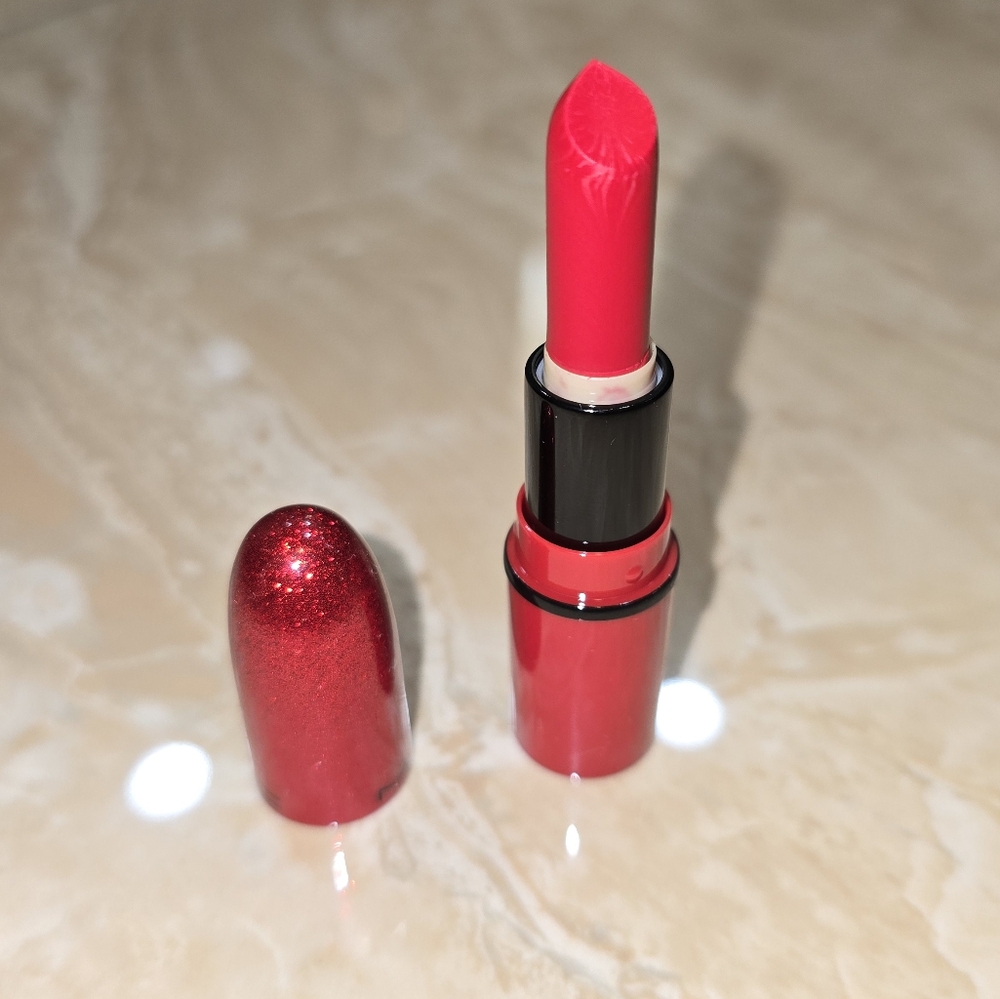 Mini MAC Lipstick in the shade Ruby Woo